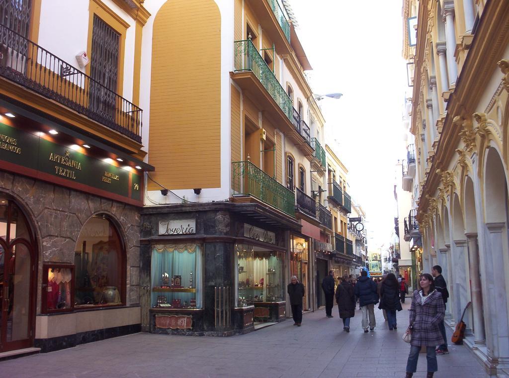 Hostly Acetres 2A-Penthouse In City Center-Fibre-Parking Opt Sevilla Bagian luar foto