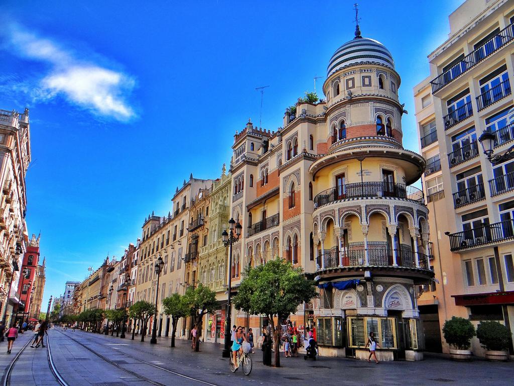 Hostly Acetres 2A-Penthouse In City Center-Fibre-Parking Opt Sevilla Bagian luar foto